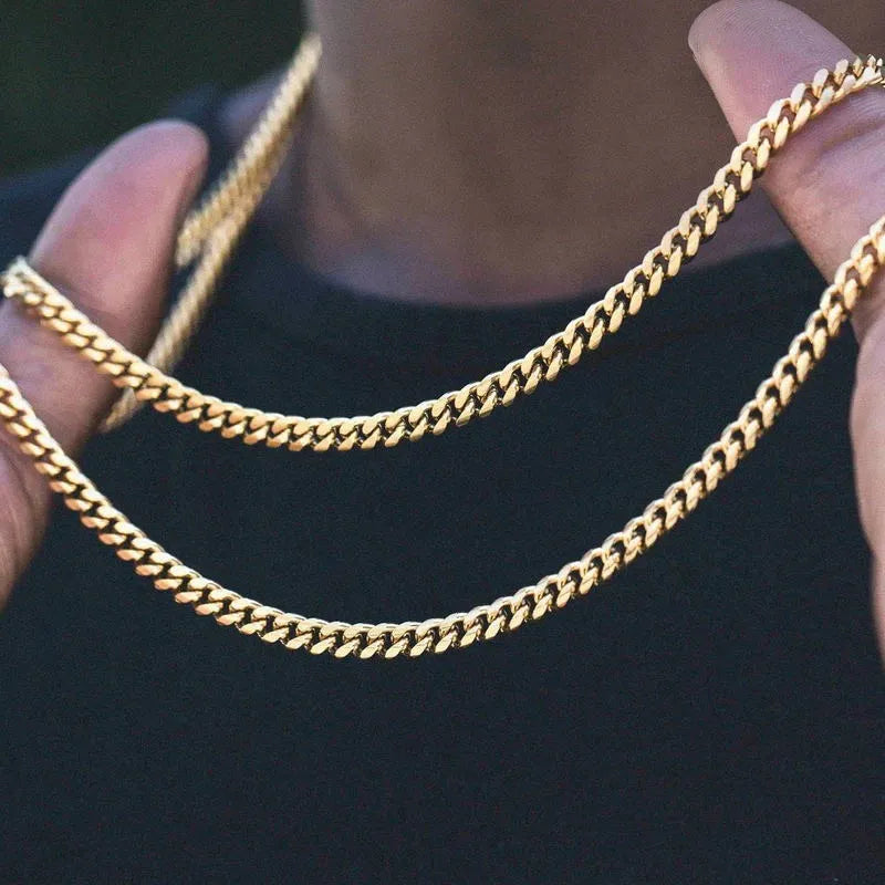 Vnox LuxeCurb Diamond-Cut Necklace